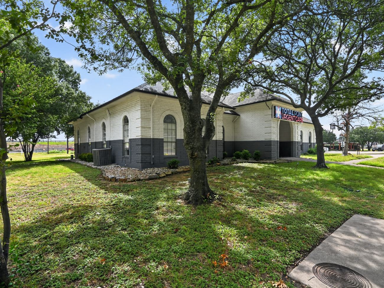 Exterior of 108 Erwin Drive, Ennis, Texas
