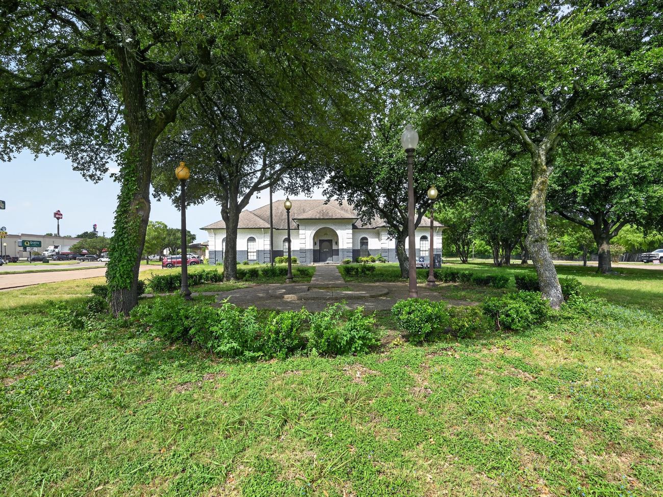 Exterior of 108 Erwin Drive, Ennis, Texas