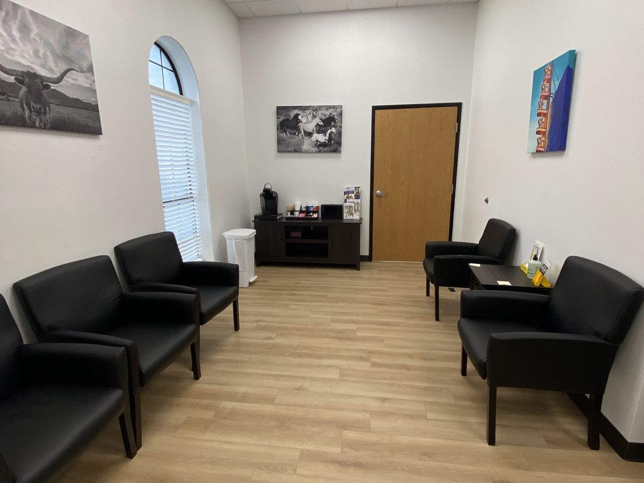 Interior of 108 Erwin Drive, Ennis, Texas