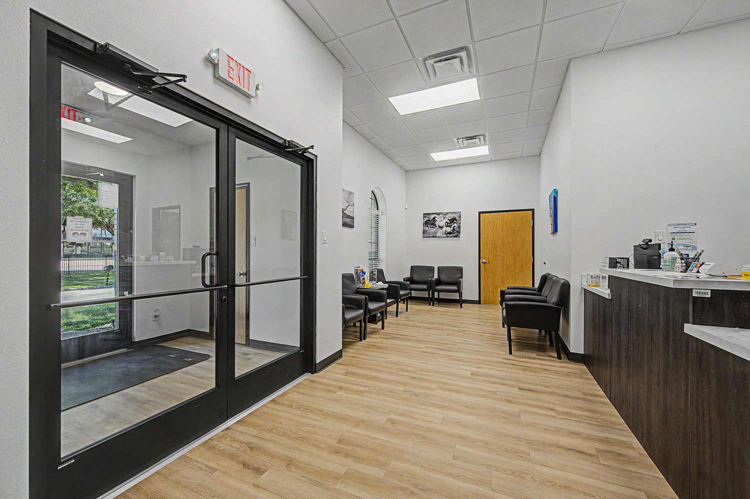 Interior of 108 Erwin Drive, Ennis, Texas