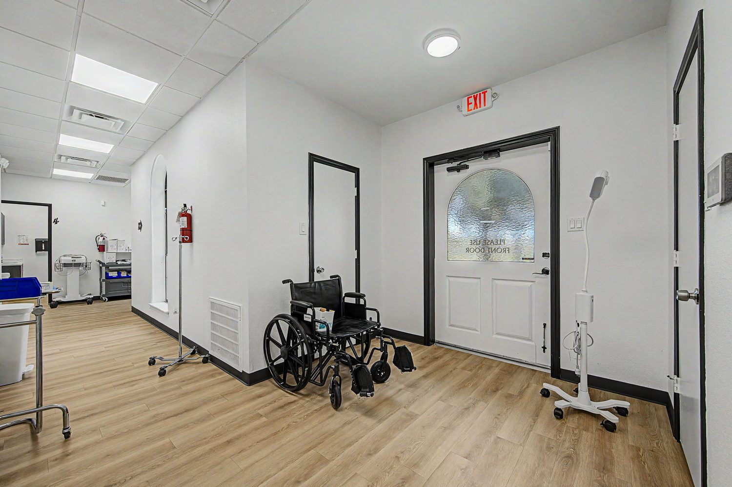Interior of 108 Erwin Drive, Ennis, Texas