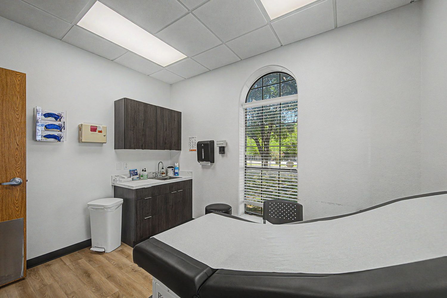 Interior of 108 Erwin Drive, Ennis, Texas